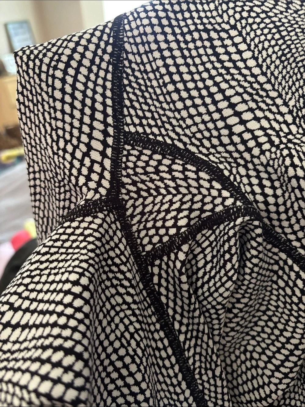 EUC Sweaty Betty Black and White Patterned Leggings 7/8 length